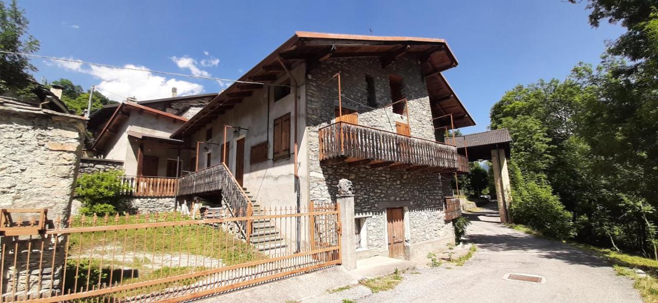דירות אצ'ליו La Casa Del Gigante Frassino מראה חיצוני תמונה
